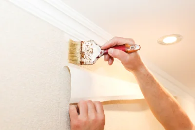Pose de papier peint à Belz — revêtements muraux et toiles de verre